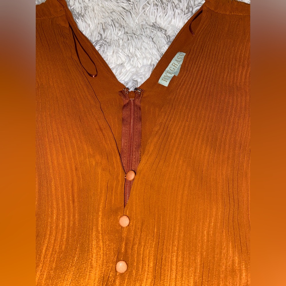 NWOT V-Neck sheer Burnt orange blouse - Picture 2 of 10